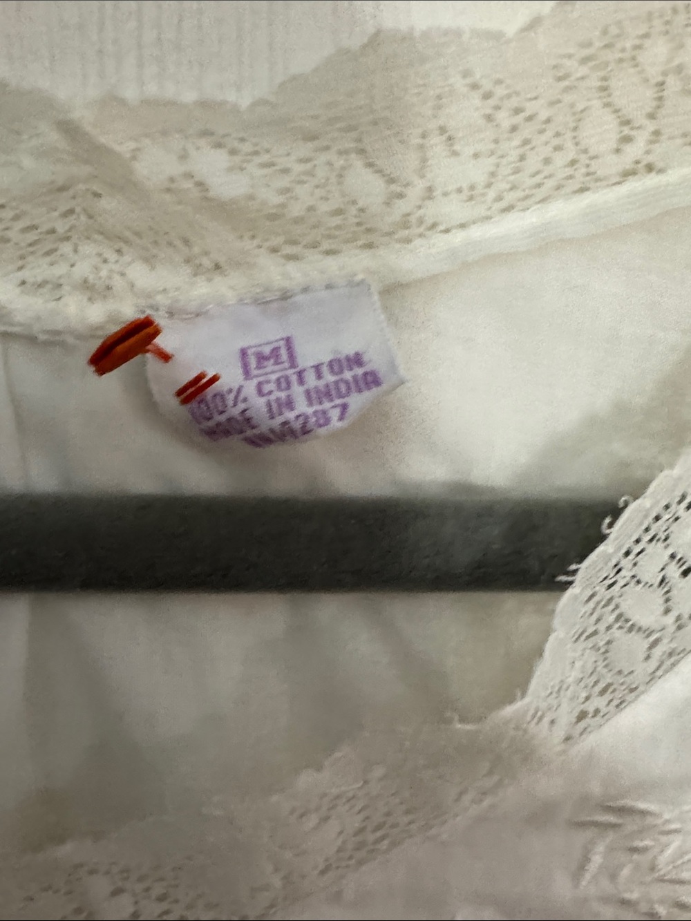 Vintage women’s nightgown, great for pictures! 100%cotton, a great find! - Picture 2 of 8